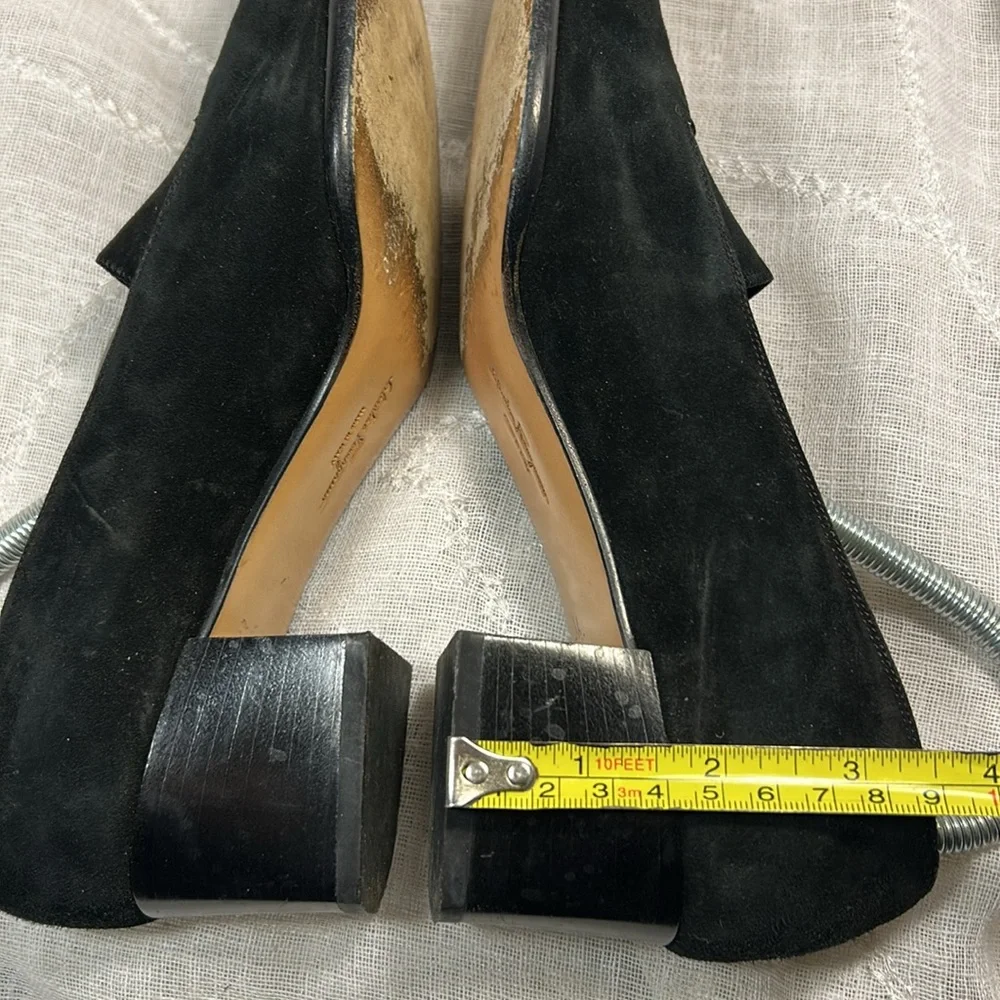 Salvatore Ferragamo suede leather made in Italy heeled shoes stamped sz 7